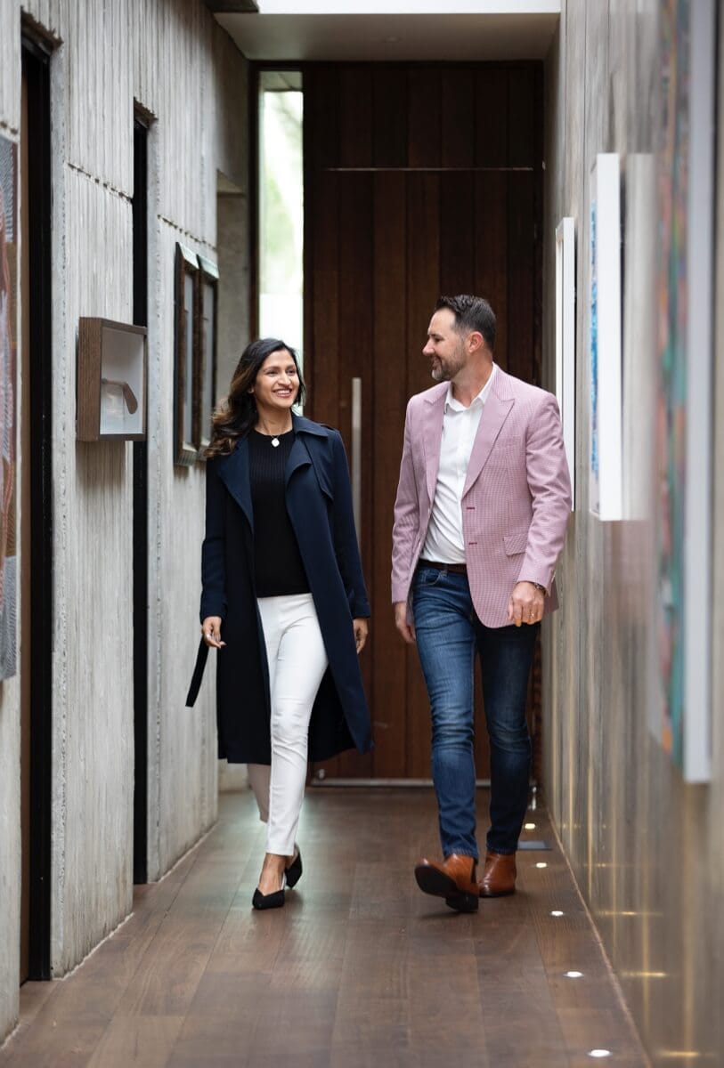 Palise advisor with an investor